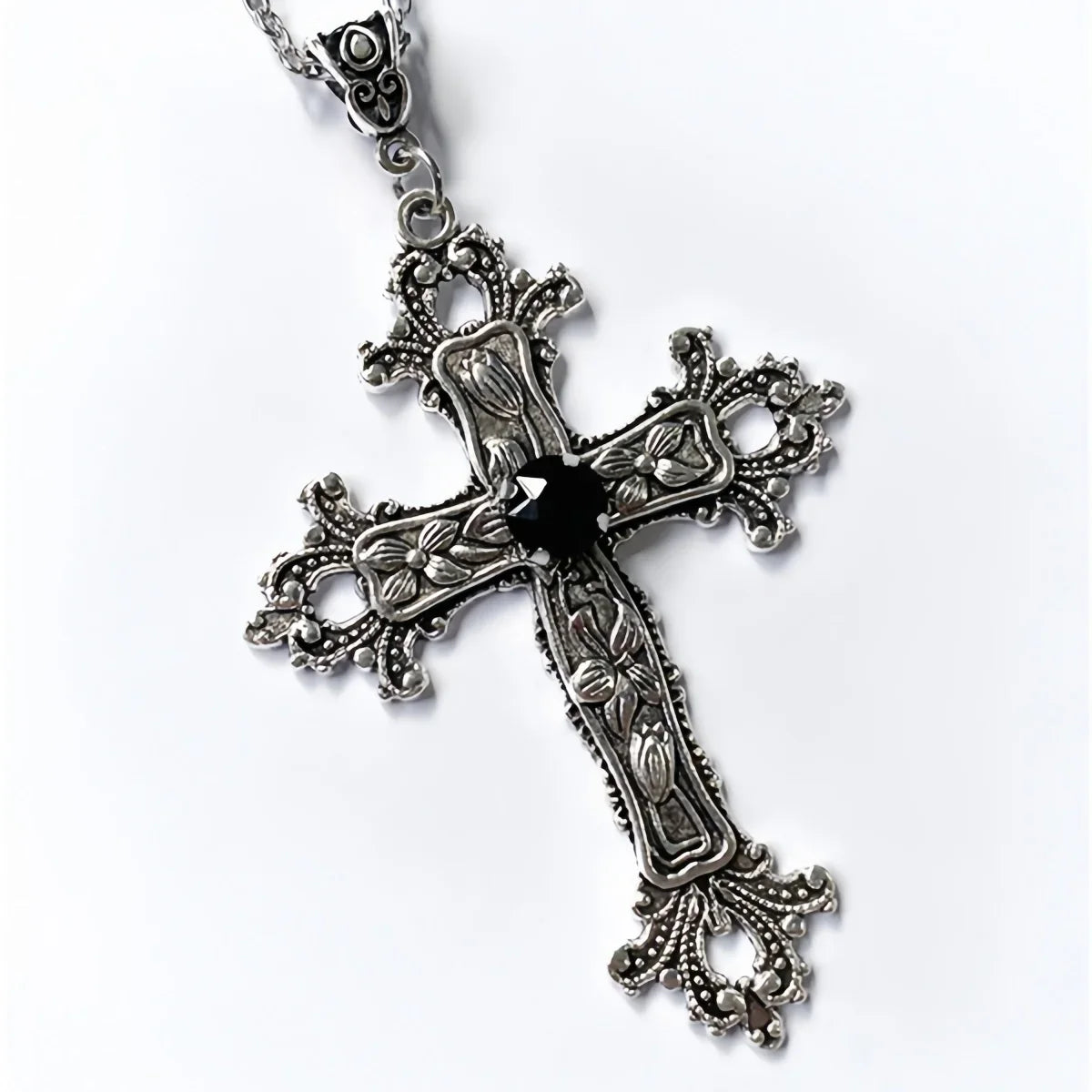 Y2K Punk Crystal Big Cross Pendant Necklaces for Women Men Gothic Irregular Cross Clavicle Chain Necklaces Aesthetic Jewelry